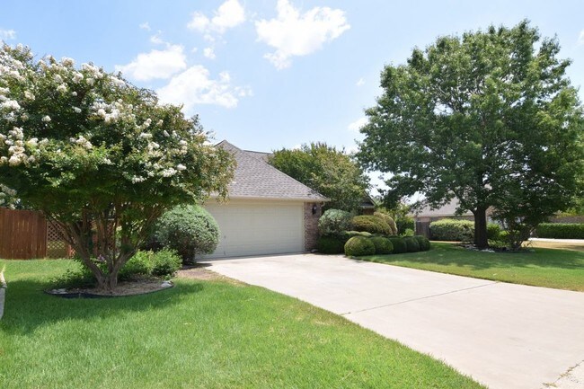 Building Photo - 2320 Crystal Dr Temple