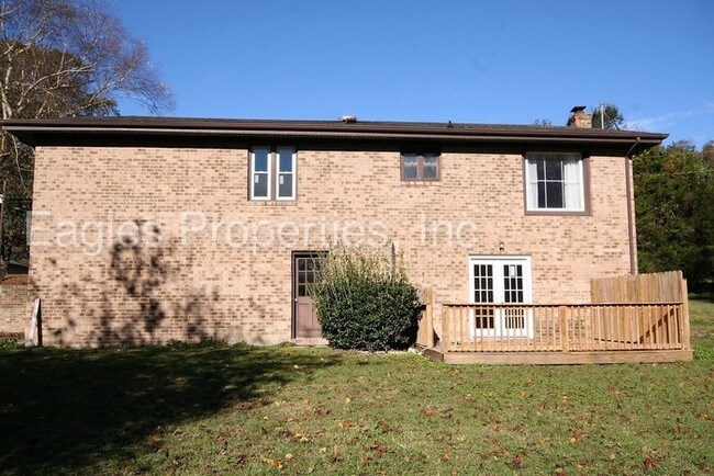 Building Photo - LARGE BASEMENT