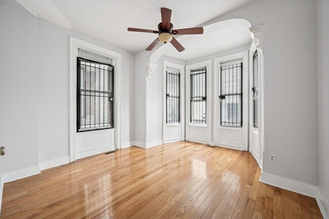 Foto del edificio - 1703 W Montgomery Ave