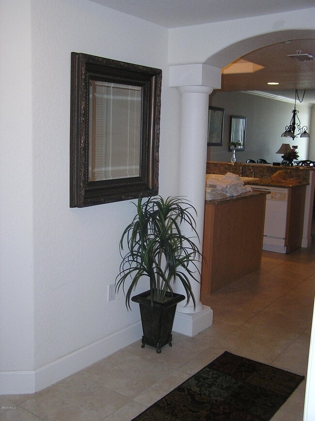 Building Photo - 817 Mystic Dr