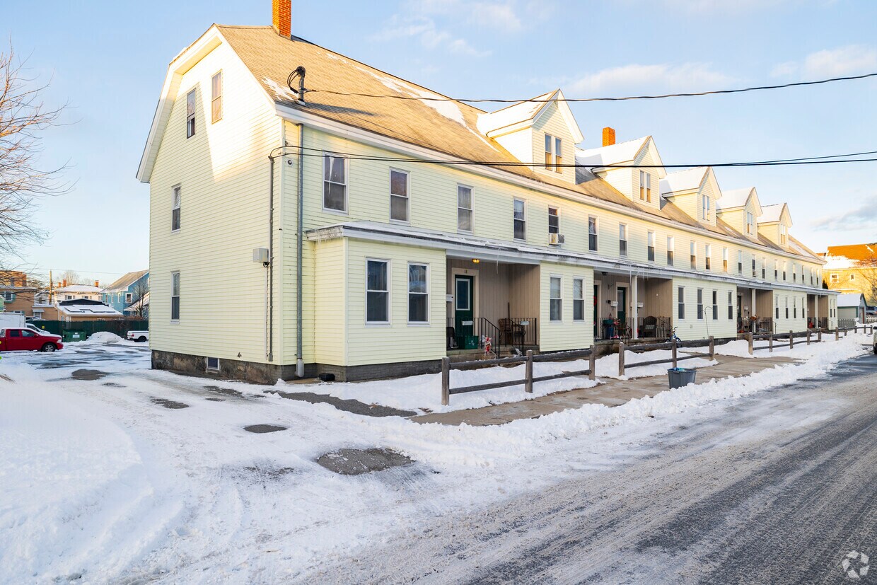 Foto principal - 18-30 Gillis St