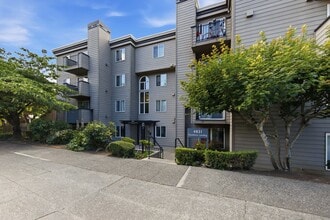 Building Photo - 4831 Fauntleroy Wy SW