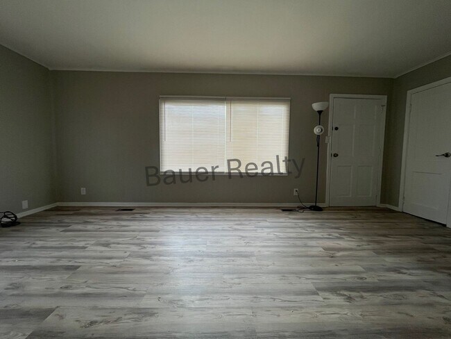 Building Photo - Newly Renovated 3 Bedroom Ranch Home