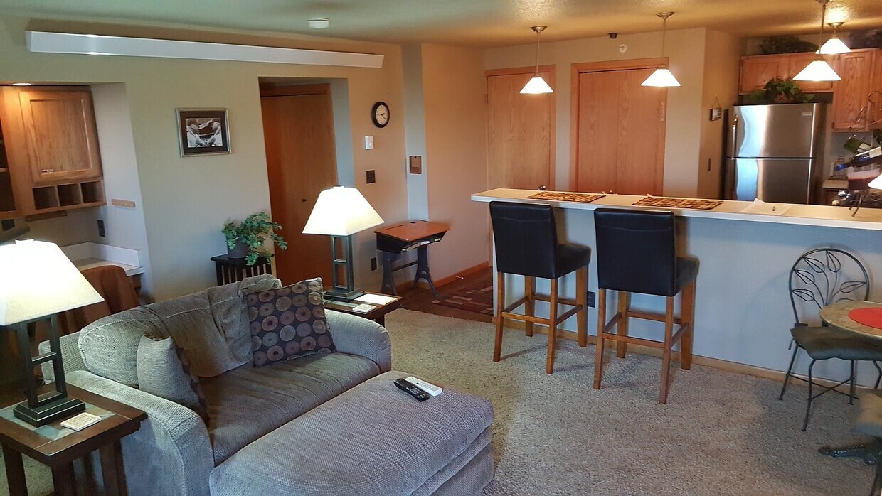 Primary Photo - 1284 Woodridge Drive