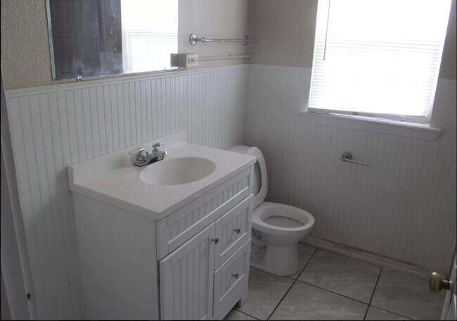 Building Photo - 1315 Sheldon