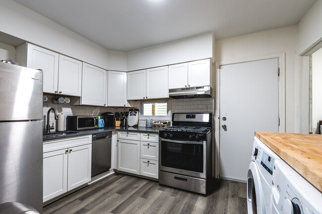 Foto del edificio - 4913 Yew St