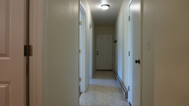 Building Photo - Spacious Country Property On 5 Acres with ...