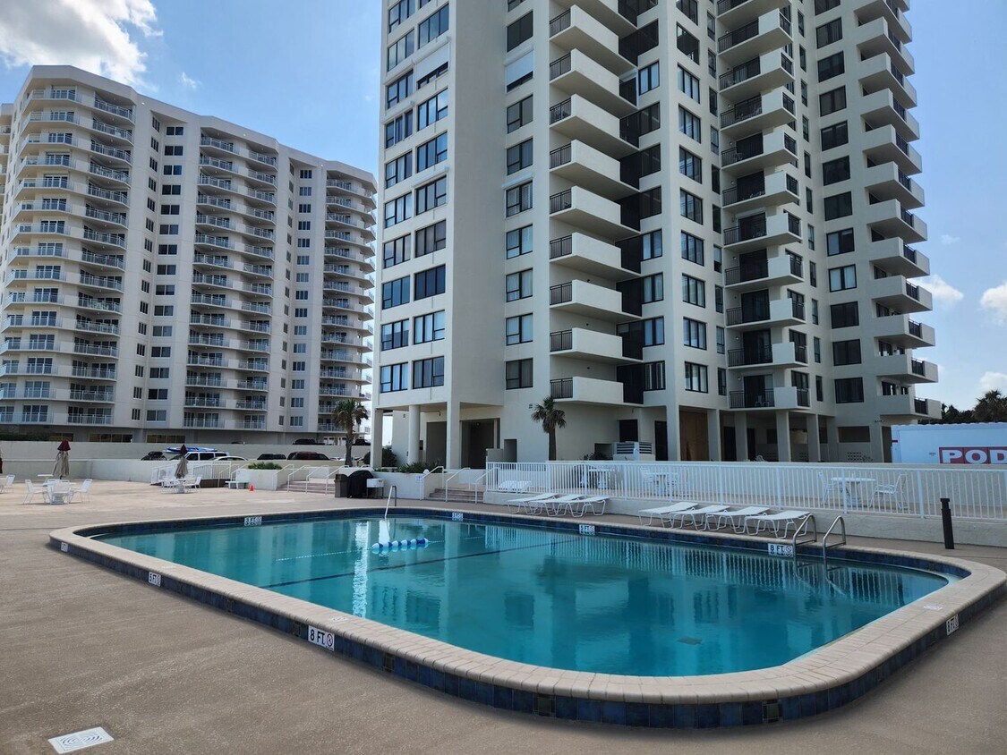 Foto principal - 2 bedroom furnished condo in Oceans Seven ...