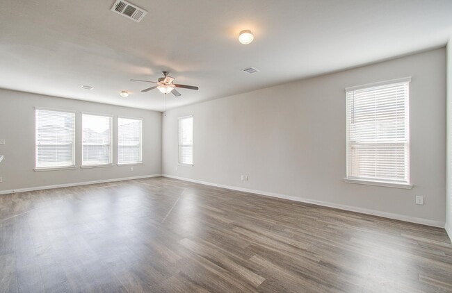 Building Photo - 3514 Vivaldi Dr