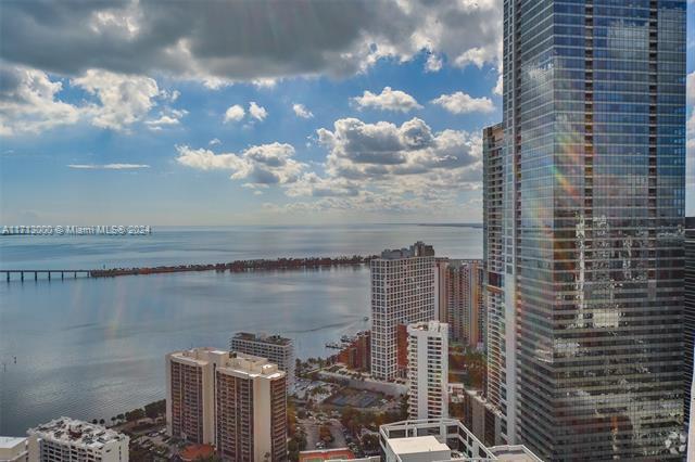 Building Photo - 1300 Brickell Bay Dr