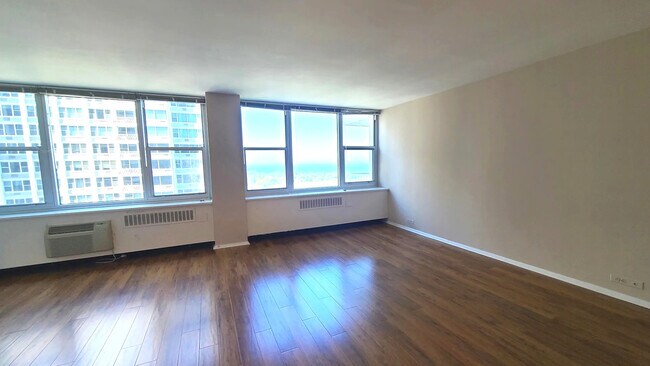 Foto del edificio - 4250 N Marine Dr