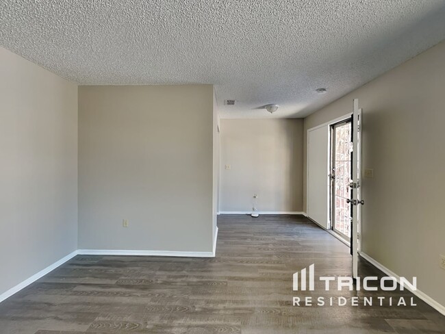 Foto del edificio - 13410 Shadberry Ln