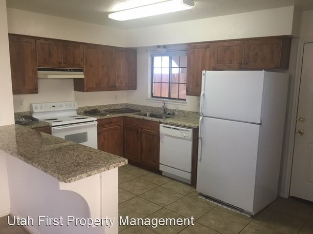 Foto del edificio - 2 br, 1.5 bath House - 2150 W 70 S #4
