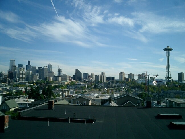 Vistas espectaculares de la ciudad - 1018 Taylor Ave N