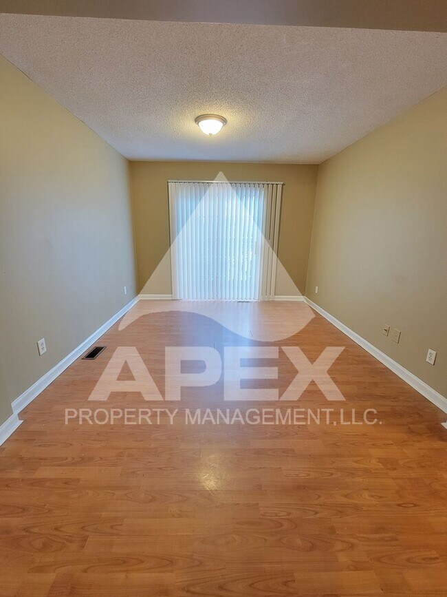 Building Photo - MOVE-IN SPECIAL, $1 RENT!! - 3 Bd | 2 Ba G...