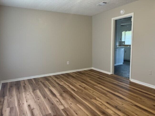 Building Photo - 4528 Sandlewood Dr