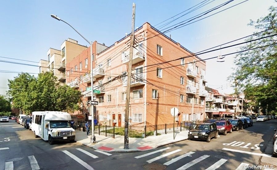 Primary Photo - 41-54-54 Case St