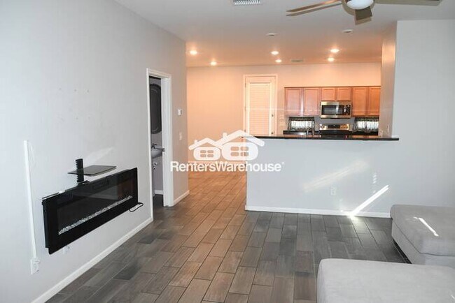 Foto del edificio - Ideal 4 Br 3.5 Ba 2 Cg Gated Home with Mother-In-Law Suite Near Southern and 16th St