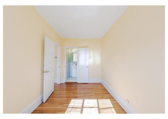 Building Photo - 511 Beacon St