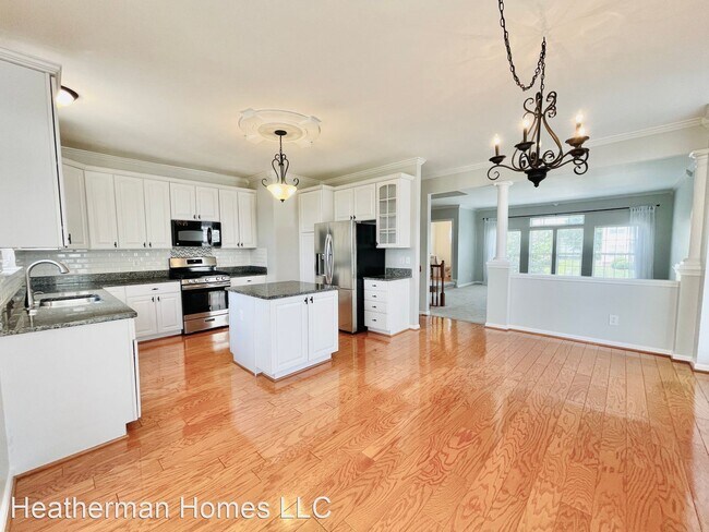 Building Photo - 3 br, 3.5 bath House - 12 Short Branch Road