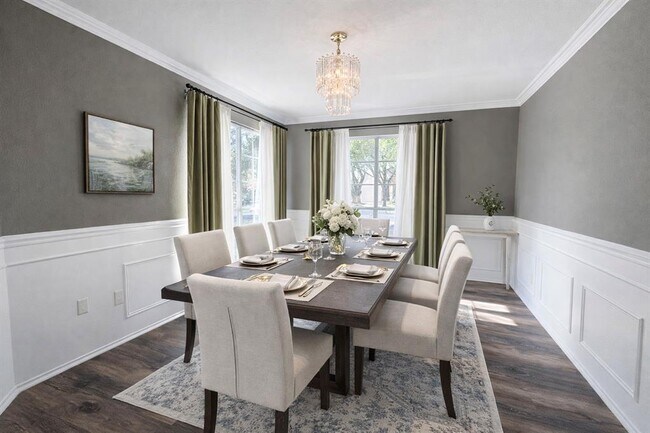 Foto del edificio - 9313 Sanford Dr