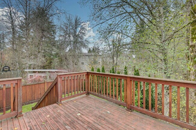 Foto del edificio - Spacious 4 bedroom home in Redmond!