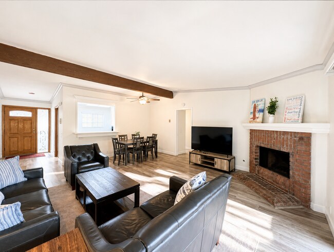 Foto del edificio - Tranquil Furnished 2 Bedroom in Boardwalk Community! 2 Assigned Underground Parking Spaces! New I...