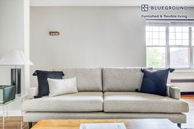 Foto del edificio - 2752 Hampton Pkwy