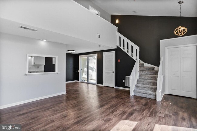 Building Photo - 1523 Kensington Dr