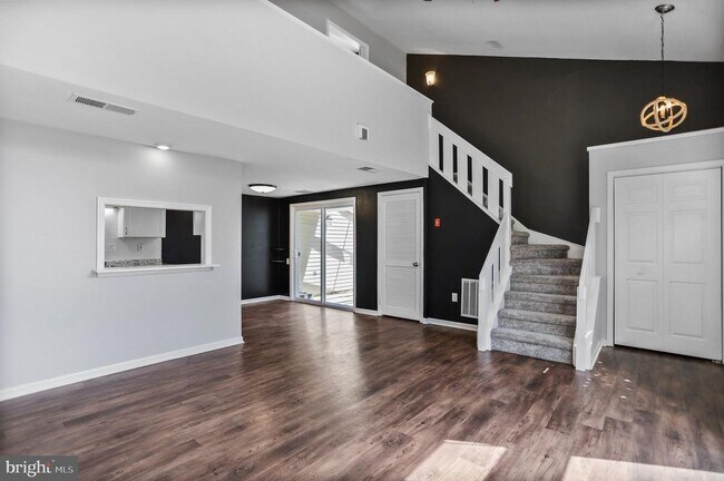 Foto del edificio - 1523 Kensington Dr