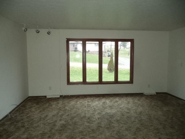 Building Photo - 15766 Pineview Dr