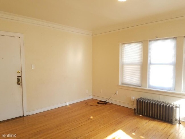 Building Photo - 3065 N 47th St