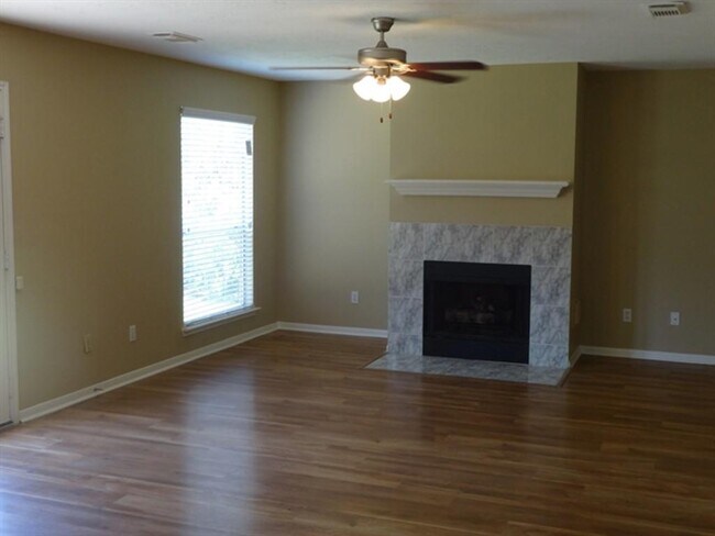 Foto del edificio - 18227 Gravenhurst Ln