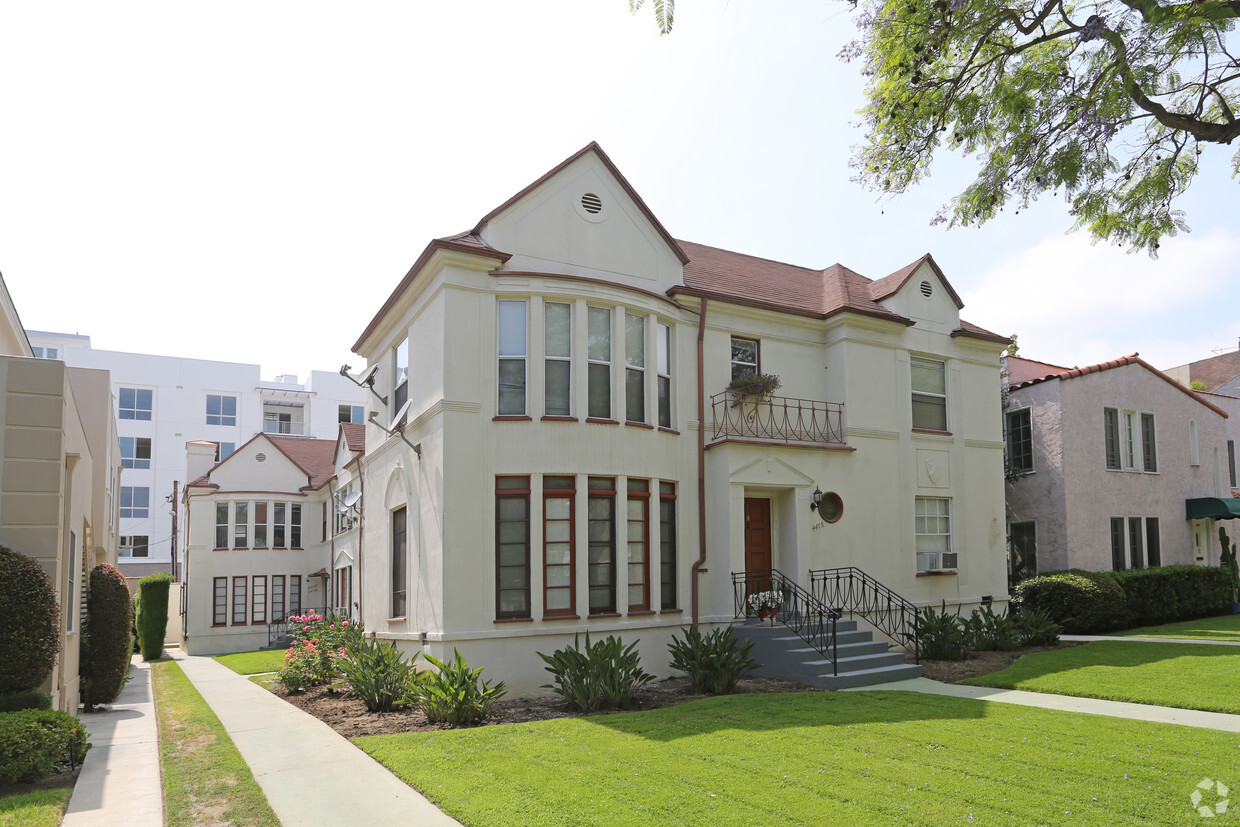 Foto principal - 447 N Oakhurst Dr