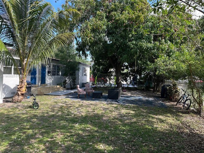 Foto del edificio - 1250 NW 58th St