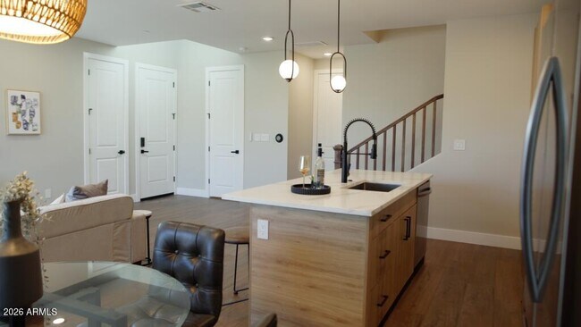 Foto del edificio - 840 W Pecos Rd