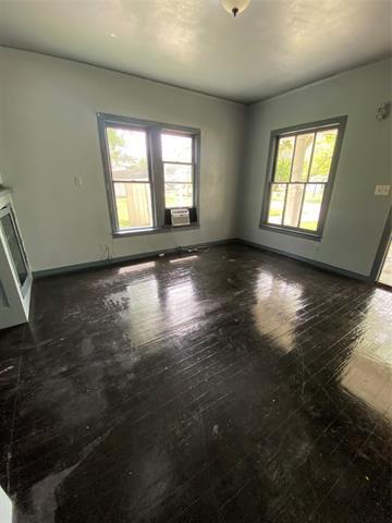 Foto del edificio - 309 E Nelson St