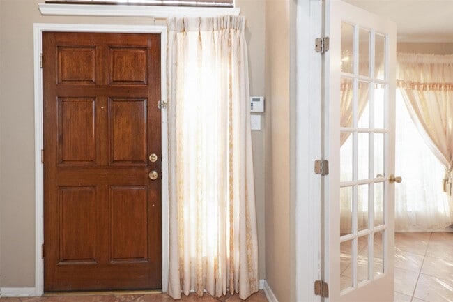 Foto del edificio - 16350 Mellow Oaks Ln