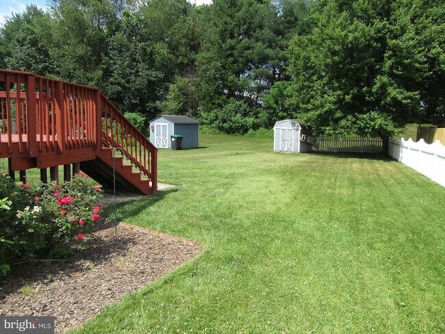 Building Photo - 1000 San Remo Ct