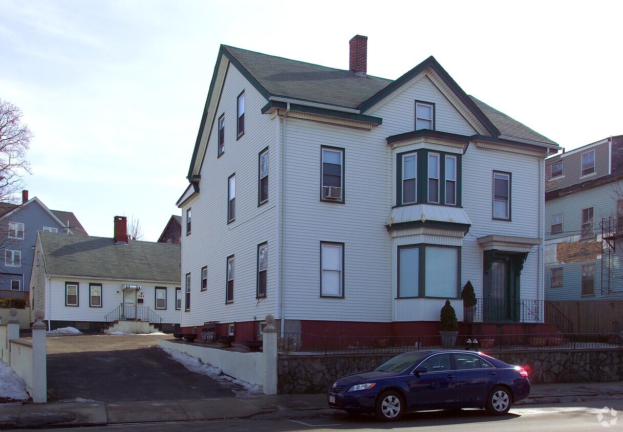 Primary Photo - 564-570 S Main St