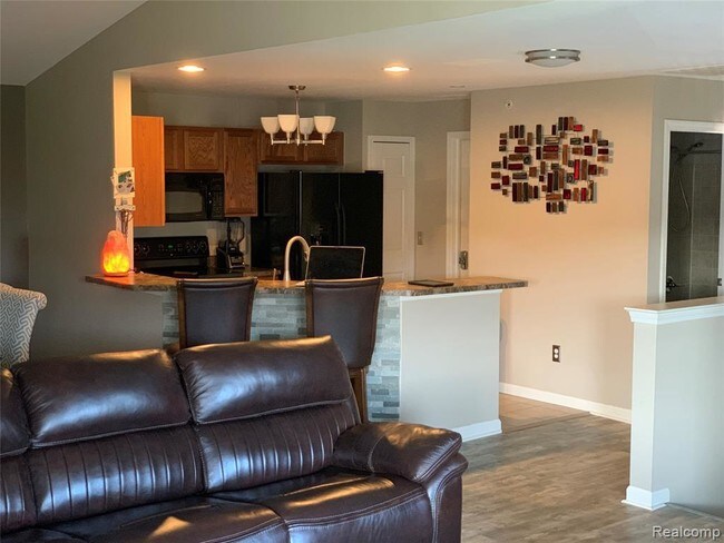 Building Photo - 2150 Leighton Dr