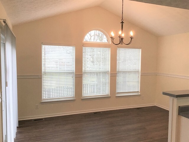 Building Photo - 5954 Courtney Place