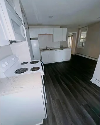 Building Photo - 677 2nd Ave