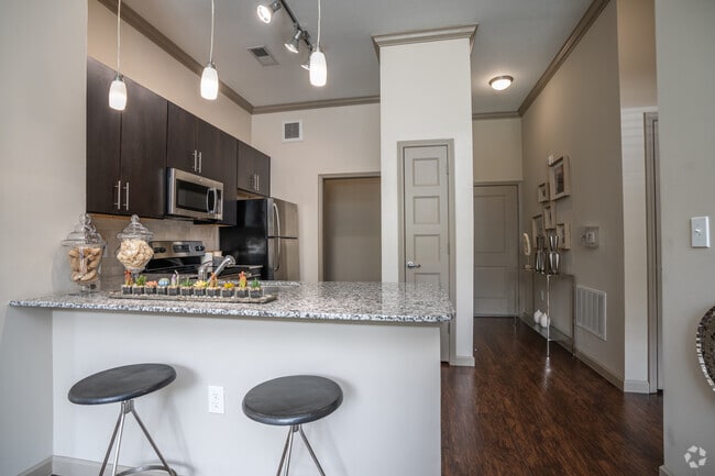 1BR, 1BA - 713SF - Kitchen - Twenty25 Barrett Apartments