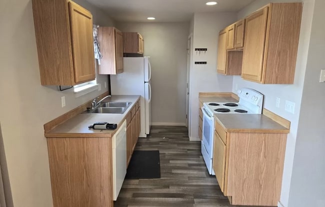 Building Photo - 1011 N River Rock Dr
