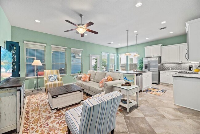 Building Photo - 16923 Seminole Ridge Dr