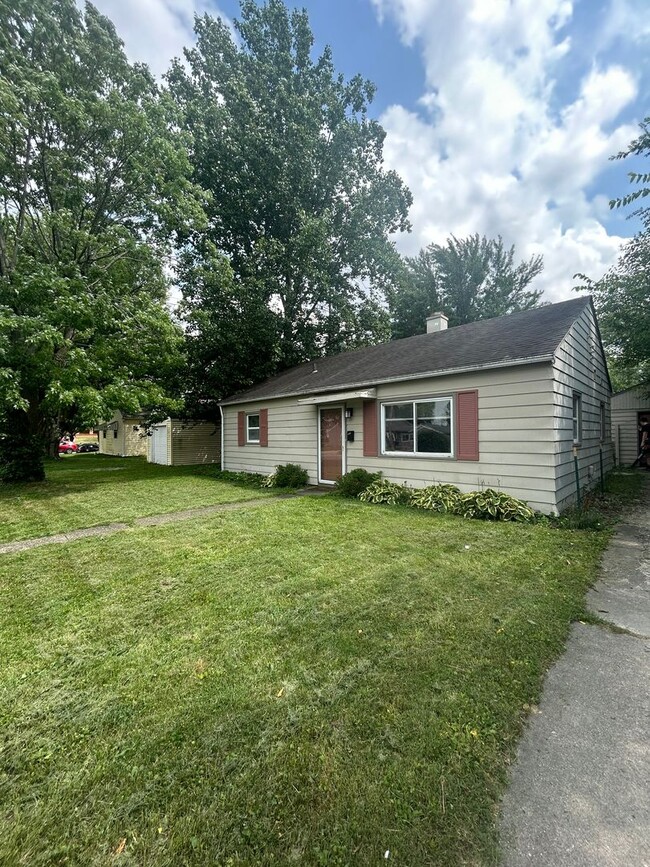 Building Photo - Modern 3 Bedroom Home