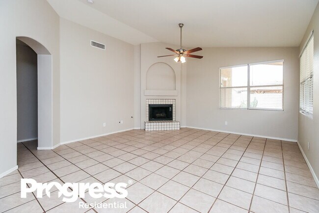 Building Photo - 7932 W Taro Ln