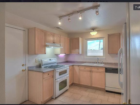 Foto del edificio - 409 Phoenix Ave NW