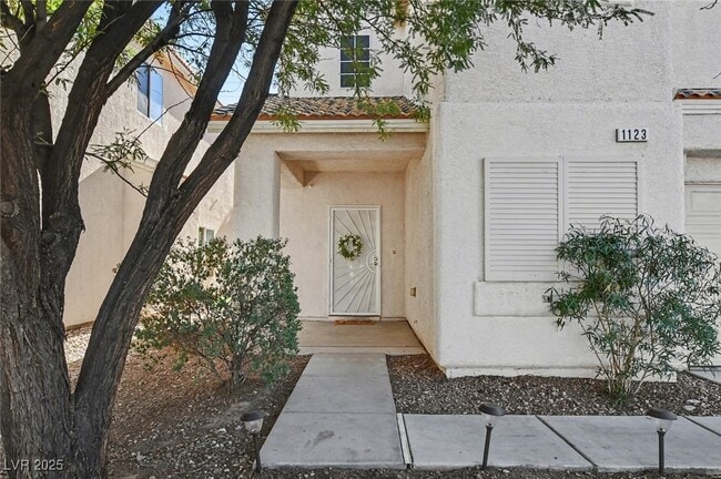 Building Photo - 1123 Aldenwood Ave